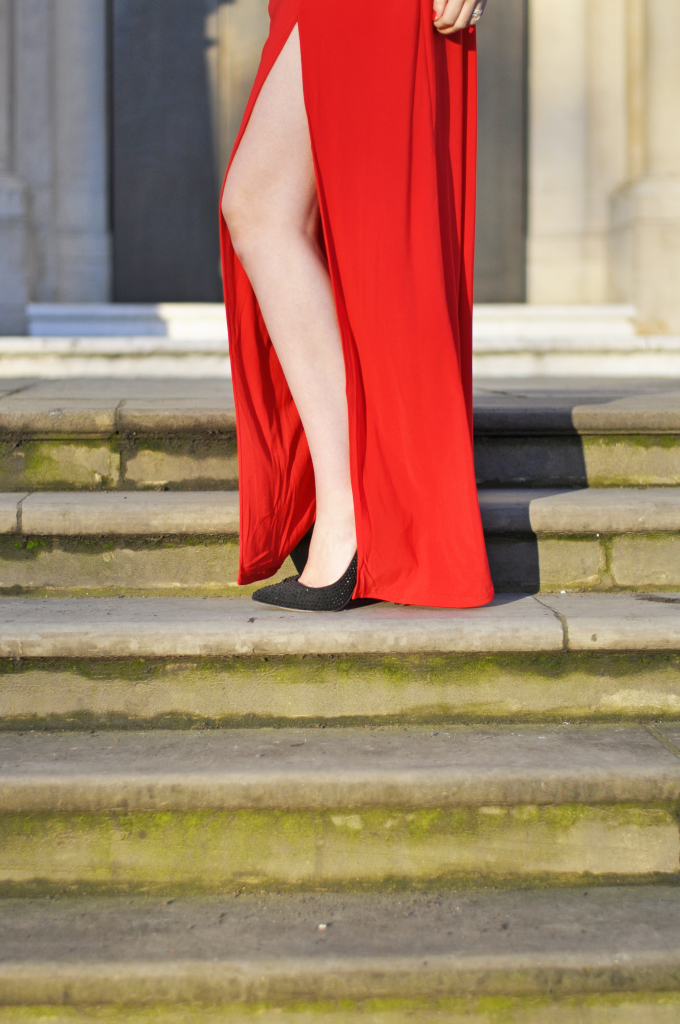 red_dress_carvella_heels