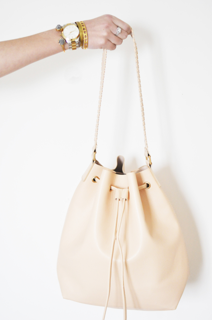 bucket_bag